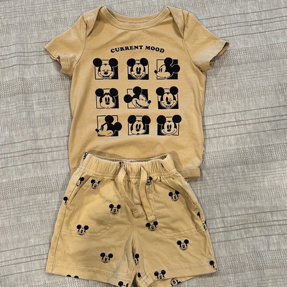 Organic cotton baby gap 2 pc set Disney Mickey Mouse - Picture 1 of 6